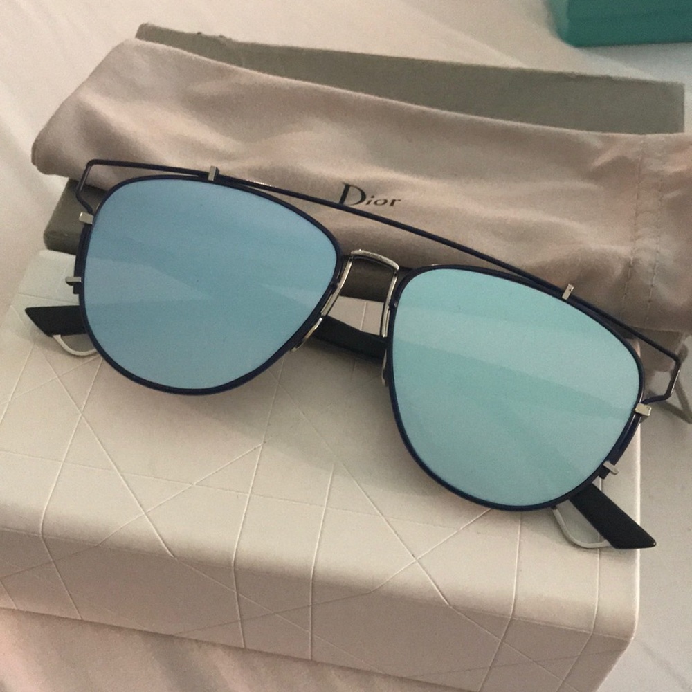 DIOR SUNGLASSES!!! - Picture 3 of 6